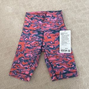 Lululemon Wunder Train HR Short 8” size 2 NWT